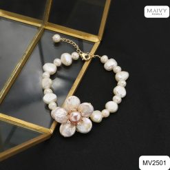 Lắc tay ngọc trai trắng mặt hoa 5 cánh nhụy hồng MV2501