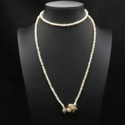Dây chuyền ngọc trai nhí trắng dài quấn 2 vòng nhấn charm hoa MV2697