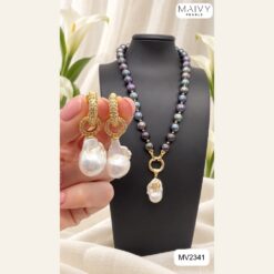 Set ngọc trai lông công nhấn mặt baroque trắng: dây, lắc, bông tai MV2341