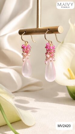 Bông tai thạch anh hồng giọt nước kết chùm đá hồng và hoa khuyên móc MV2420
