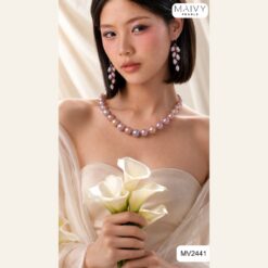Alternative view of Set ngọc trai hồng ánh tím dây chuyền và bông tai chùm MV2441