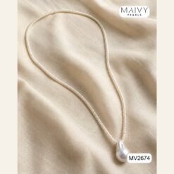 Bộ dây chuyền ngọc trai nhí mảnh thả baroque và hoa tai baroque trắng cho cô dâu MV2674