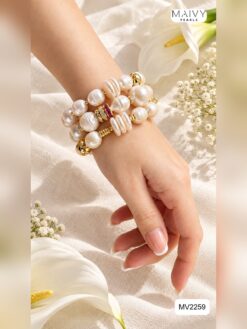 Alternative view of Lắc tay 3 sợi ngọc trai trắng dị phối charm bạc MV2259